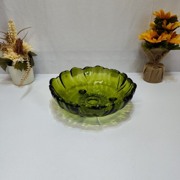 Colony Indiana Avocado Green Glass Serving Bowl Sunflower Pattern Scalloped Edge - Picture 2 of 9